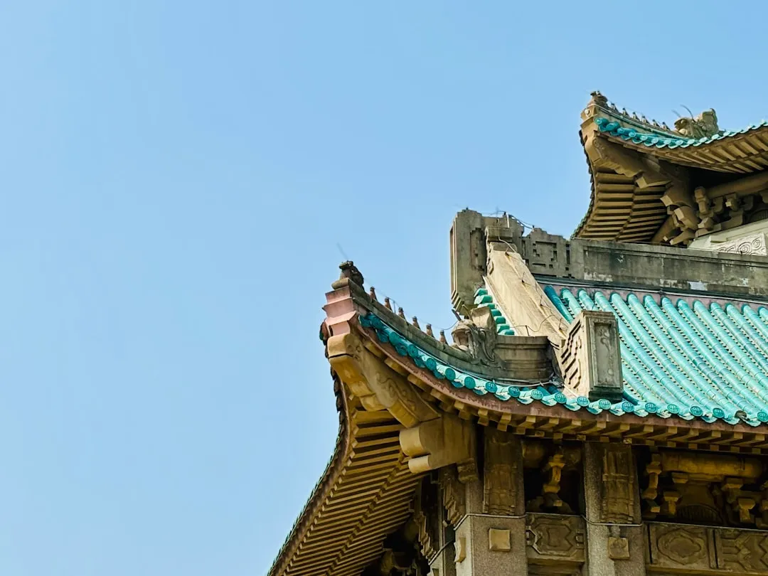 新媒体运营如何赋能重庆本地品牌：从内容策划到社交媒体推广的完整路径